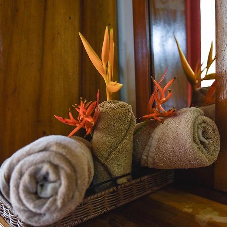 Casa Cora Bed And Breakfast Carmona Екстер'єр фото