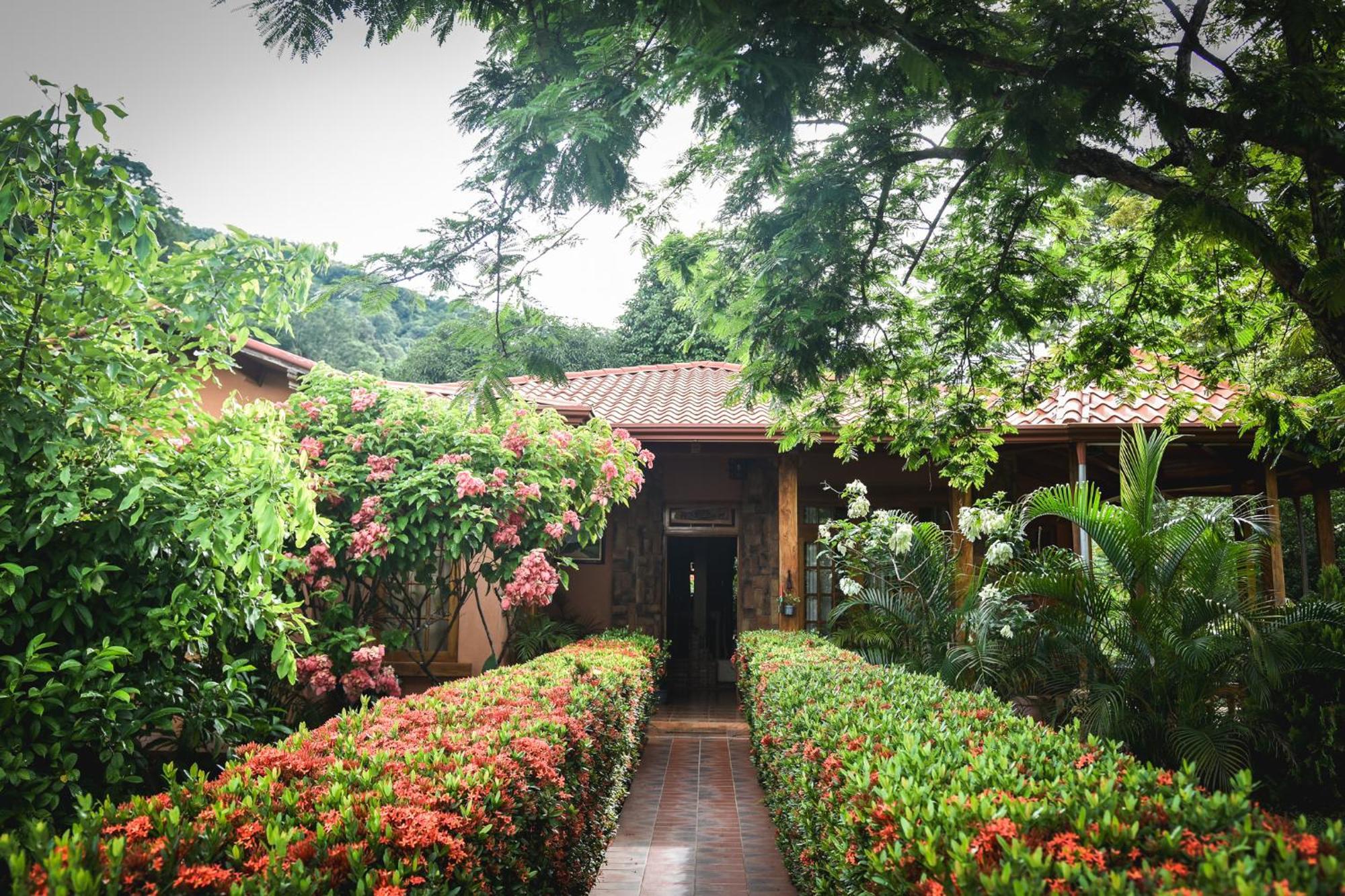 Casa Cora Bed And Breakfast Carmona Екстер'єр фото