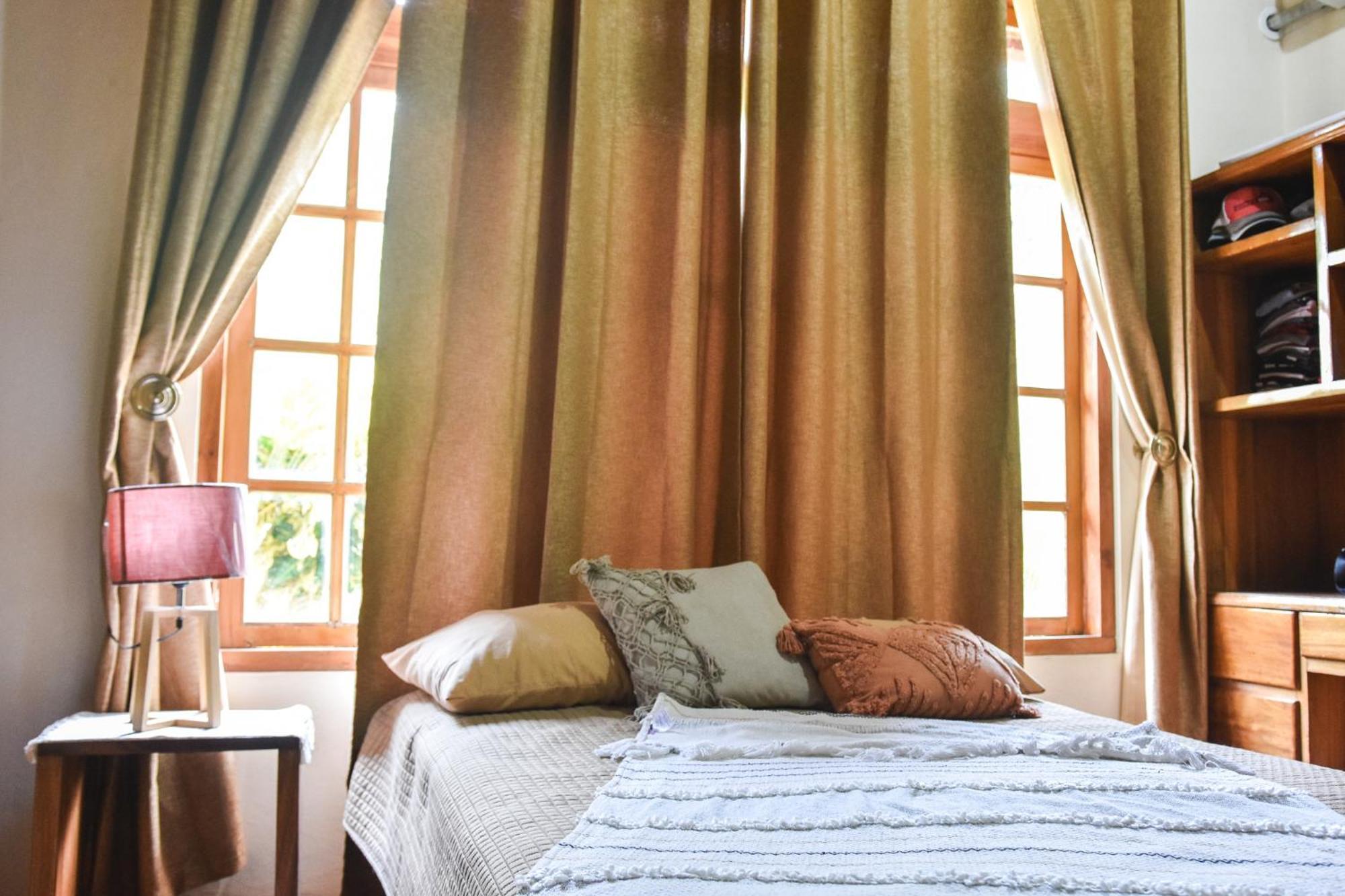 Casa Cora Bed And Breakfast Carmona Екстер'єр фото